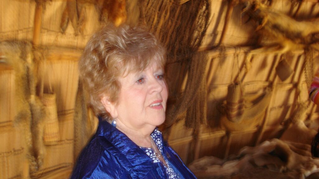 Patterson-Lorraine-0000-Home-0209